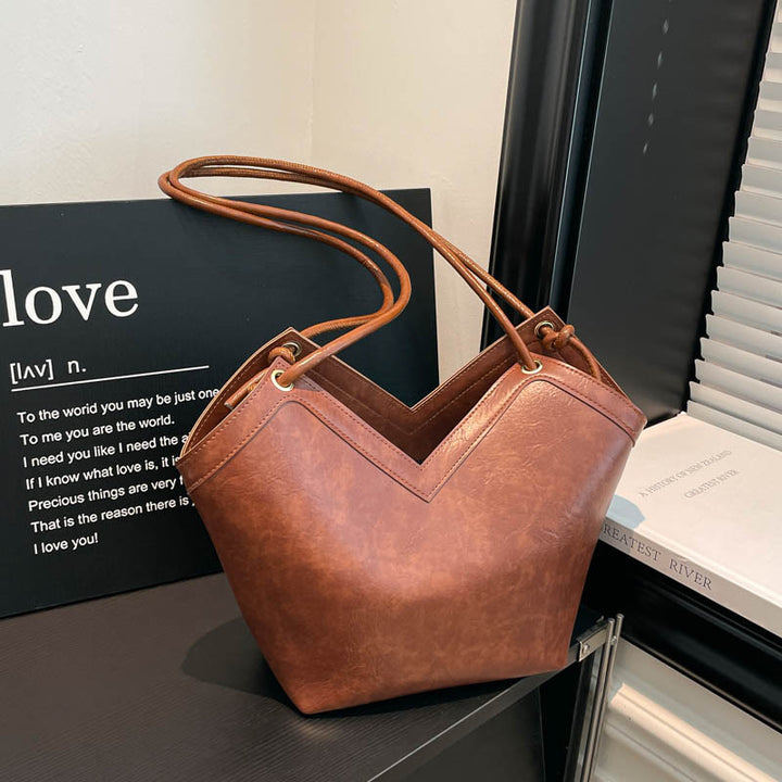 Damen praktische Handtasche mit V-Design Nord Taschen