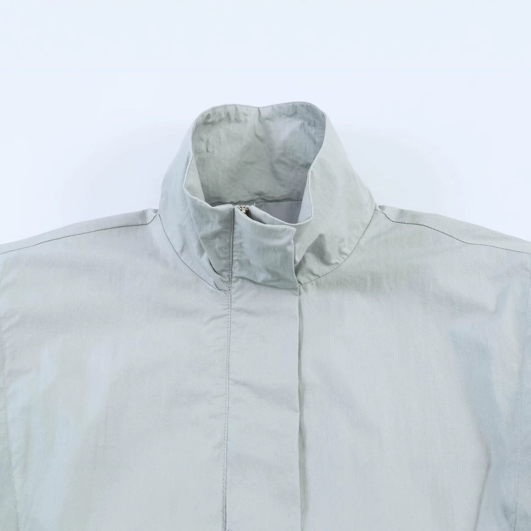 Damen Gekürzte Utility-Jacke mit hohem Stehkragen, weiten Raglanärmeln und verdeckter Frontblende Nord Taschen