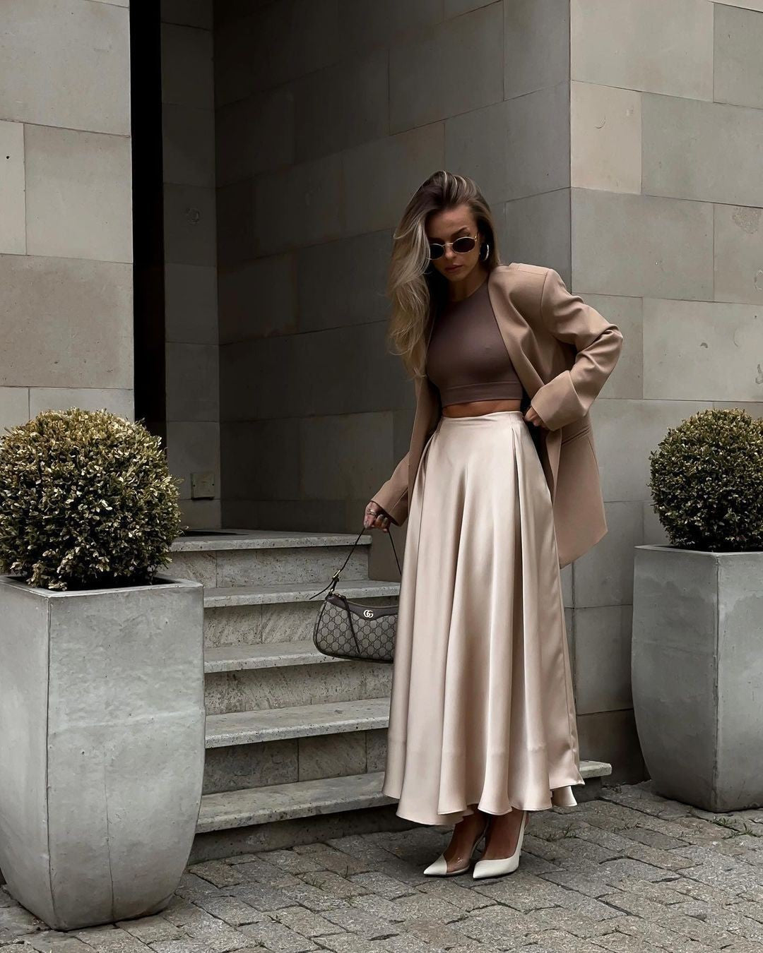 Damen Fließender Satin-Midirock mit hohem Bund und Tellerfalten Nord Taschen