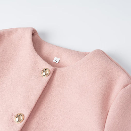 Damen Kurzjacke aus Wollmix mit Rundhalsausschnitt, aufgesetzten Taschen und goldenen Zierknöpfen Nord Taschen