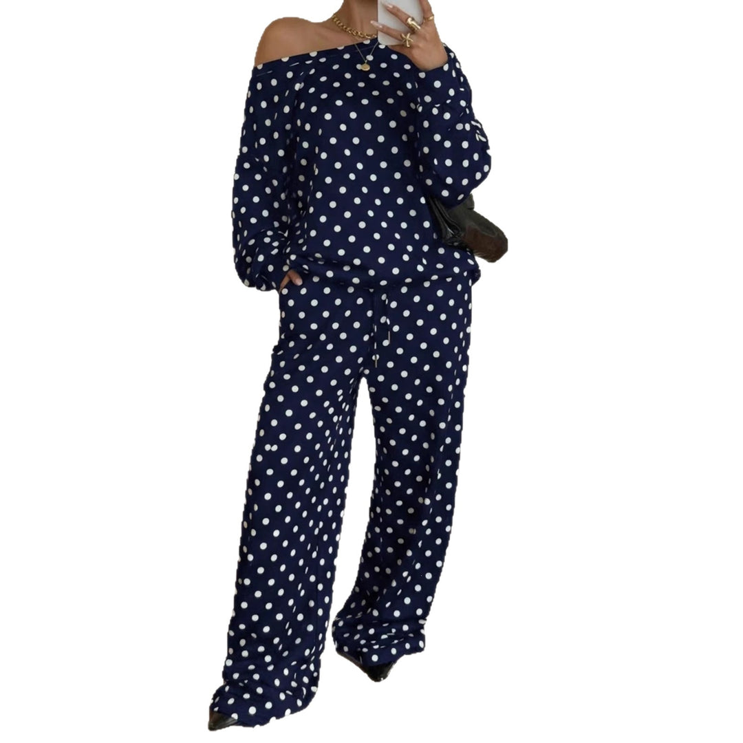 Damen Polka-Dot Lounge-Set mit Off-Shoulder-Oberteil und weiter Bundhose Nord Taschen