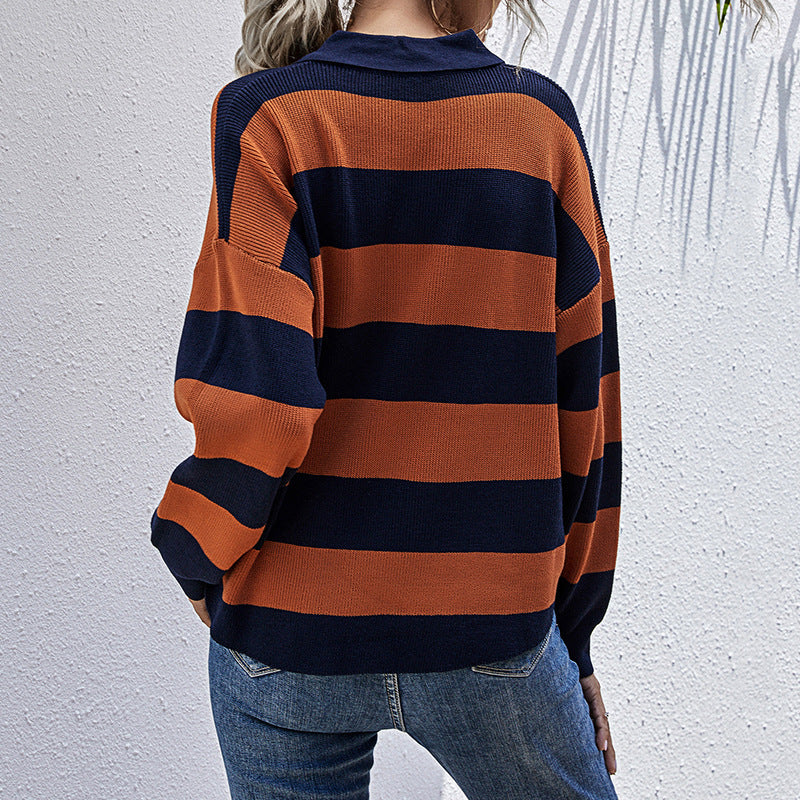 Damen Gestreifter Polokragen-Strickpullover mit Reihenknopfleiste Nord Taschen