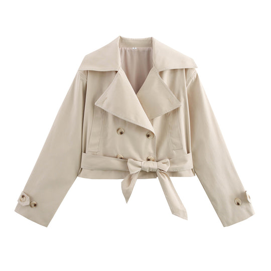 Damen Cropped Trenchjacke mit breitem Revers, Taillengürtel und Doppelknopfreihe Nord Taschen
