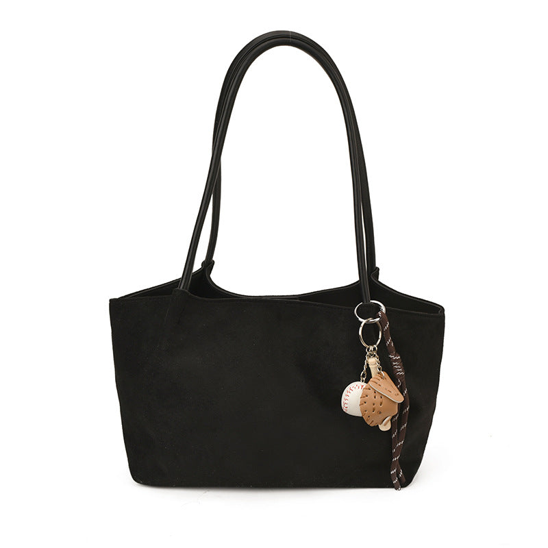 Damen Schultertasche aus weichem Kunstleder mit eleganten Akzenten Nord Taschen