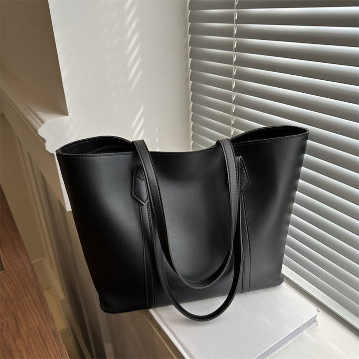 Damen Shopper Tasche mit eleganter Silhouette und robustem Fußboden Nord Taschen