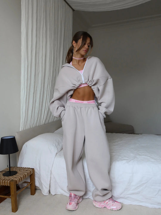 Damen kurzes Oversize-Scuba-Zip-Hoodie mit Tunnelzug und figurformender High-Waist-Jogginghose Nord Taschen