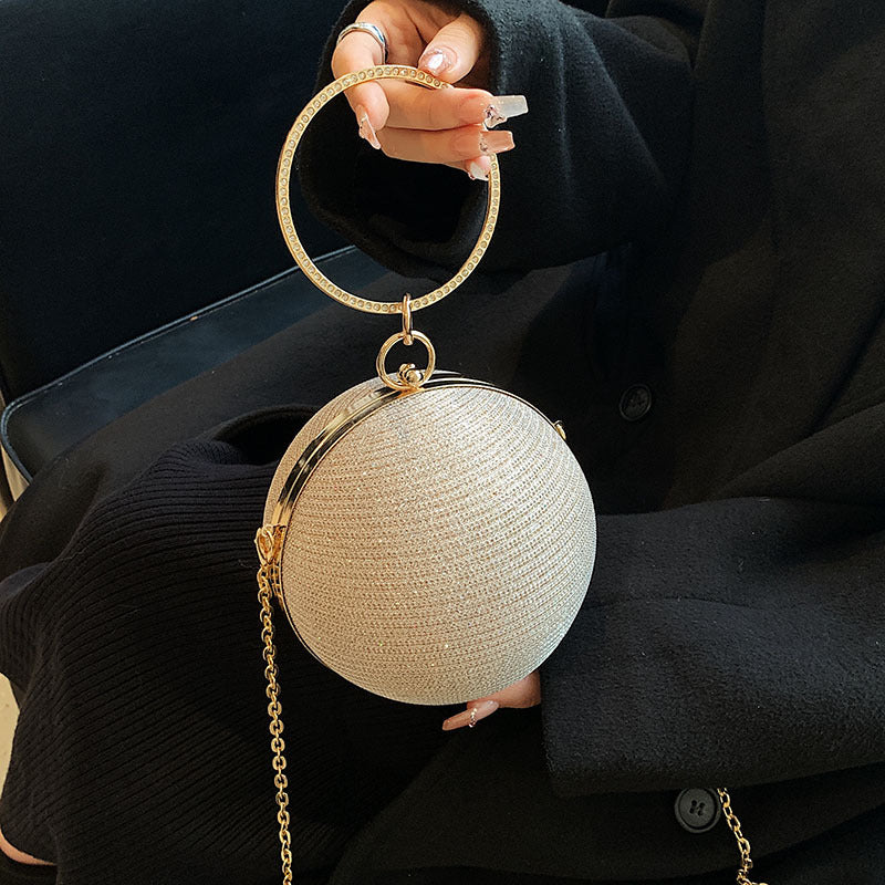Damen elegante Clutch mit hochwertigem Ringakzent Nord Taschen