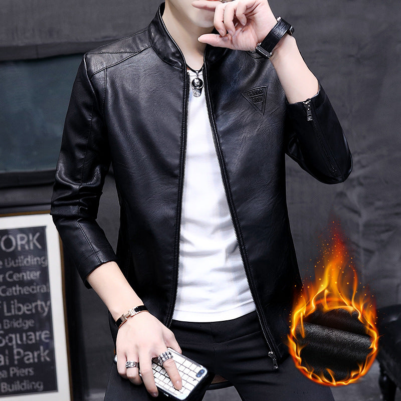 Herren Slim-Fit Kunstleder-Motojacke mit Stehkragen, Zipper-Ärmeln und minimalistischer Logo‑Applikation Nord Taschen