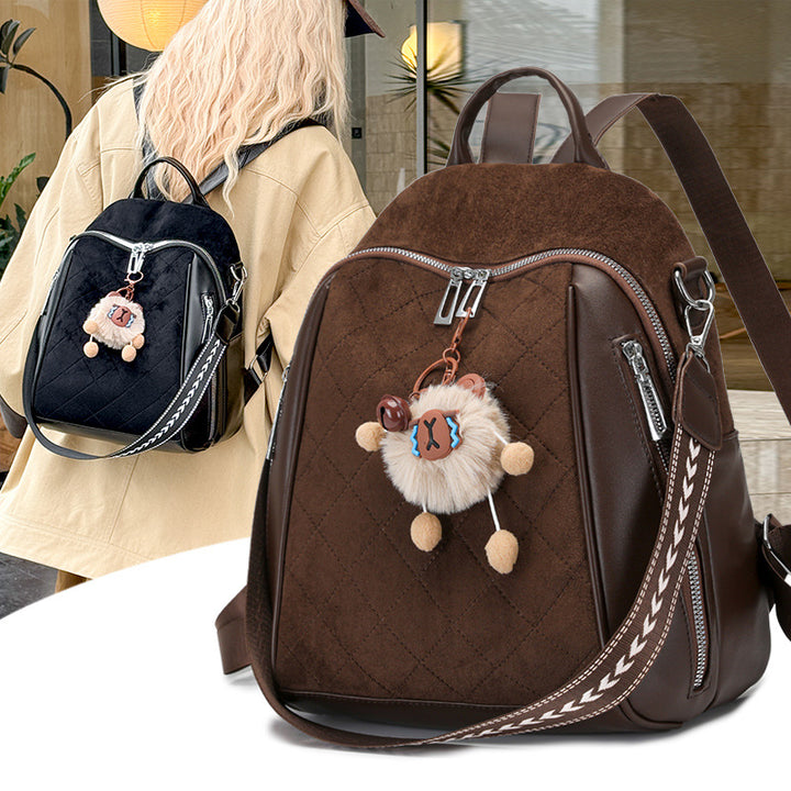Damen Rucksacktasche mit elegantem Steppdesign und verspieltem Anhänger Nord Taschen