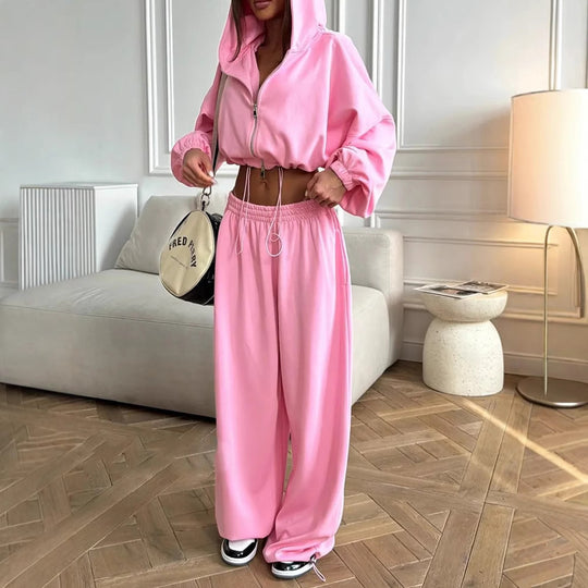 Damen kurz geschnittene Kapuzenjacke mit Kordelzug und weite Loungehose mit hohem Bund Nord Taschen