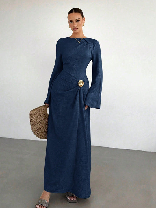 Damen Maxikleid mit Drapierung, Zierbrosche und weiten Trompetenärmeln Nord Taschen