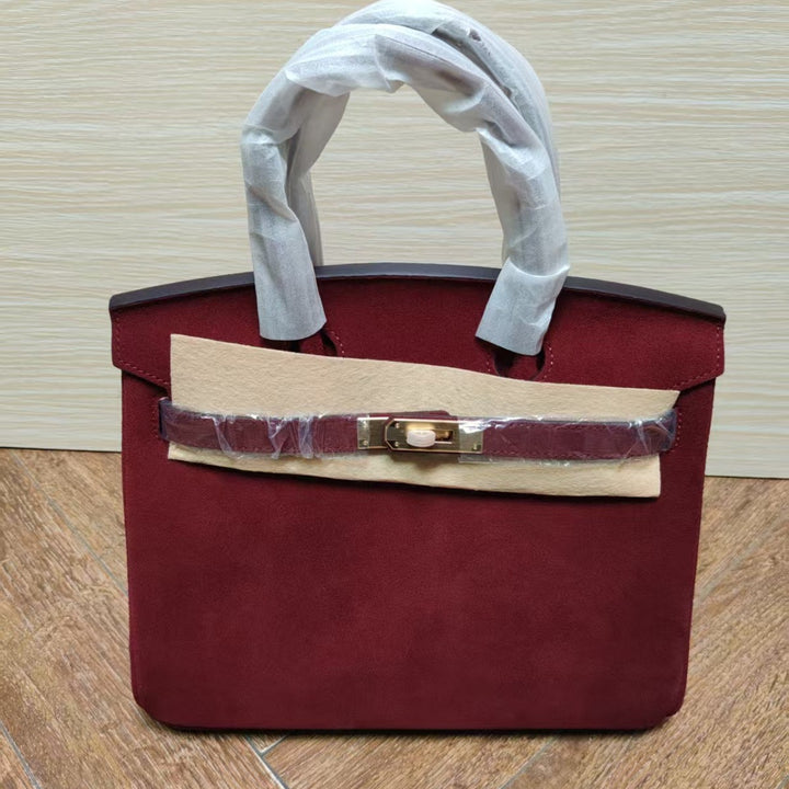 Damen Handtasche aus feinstem Wildleder mit goldfarbenem Verschluss Nord Taschen