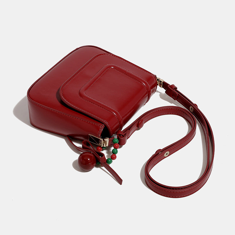 Damen Umhängetasche mit elegantem Klappverschluss und modischen Akzenten Nord Taschen