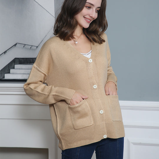 Damen Feiner Oversize-Strickcardigan mit V-Ausschnitt, Knopfleiste und aufgesetzten Eingrifftaschen Nord Taschen