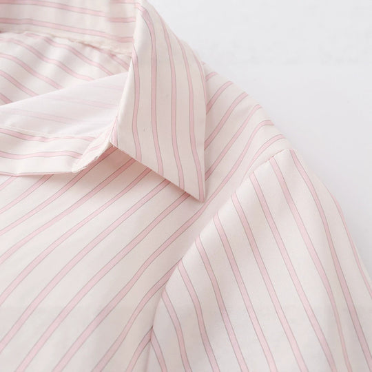Damen Locker sitzende Hemdbluse mit tiefem V-Ausschnitt und verlängertem Rückensaum Nord Taschen