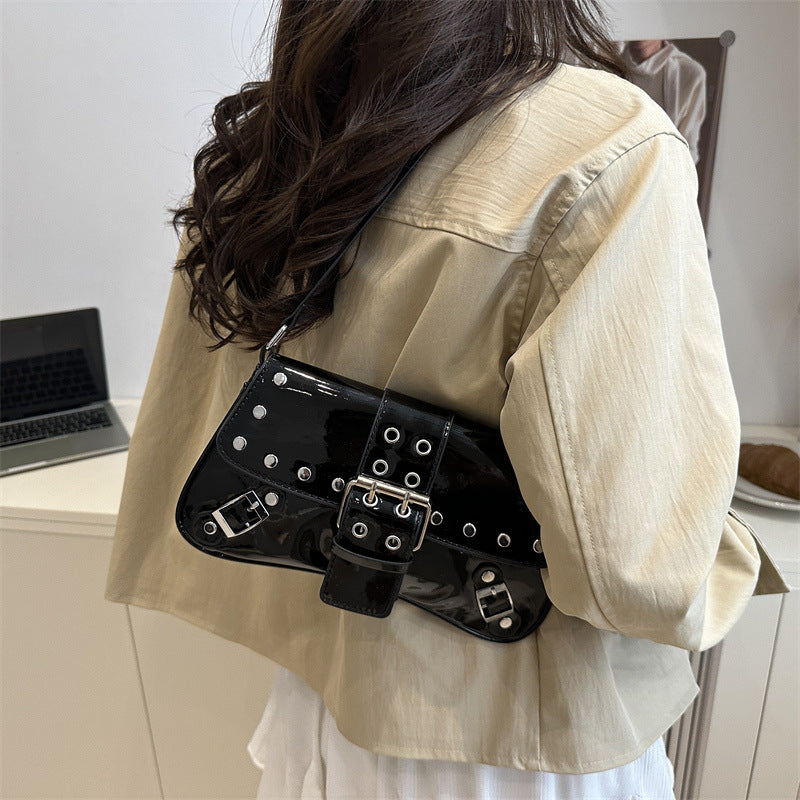 Damen edle Schultertasche mit trendigem Schnallenverschluss Nord Taschen