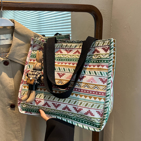 Damen Jute-Tasche mit kunstvollem Ethnomuster und praktischen Henkeln Nord Taschen