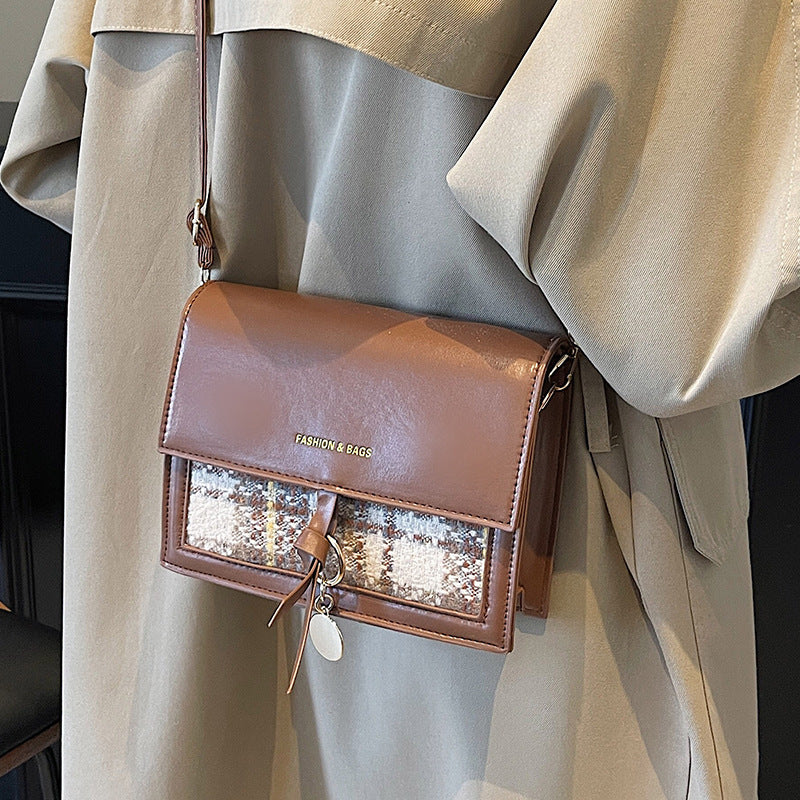 Damen Umhängetasche mit modernem Karodesign Nord Taschen