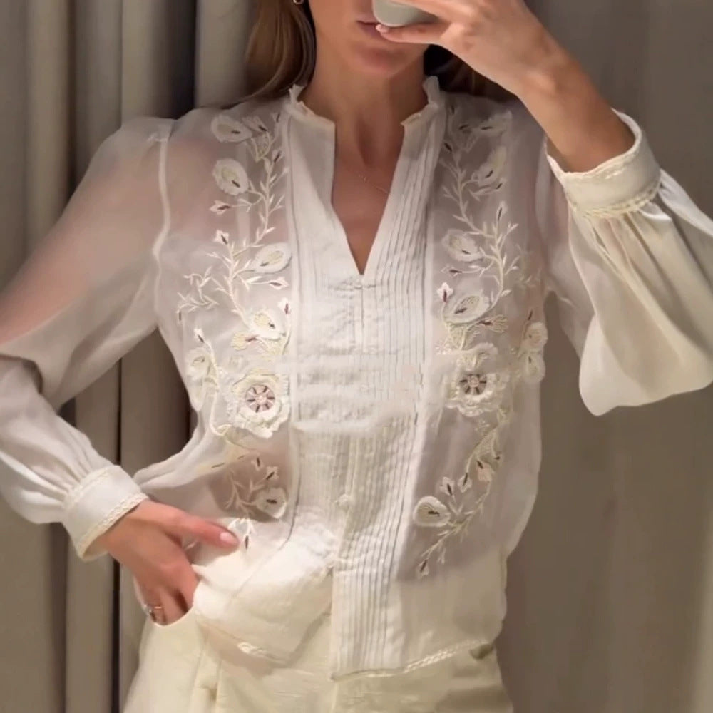 Damen Transparente bestickte Chiffonbluse mit Pintucks, V‑Ausschnitt und Ballonärmeln Nord Taschen