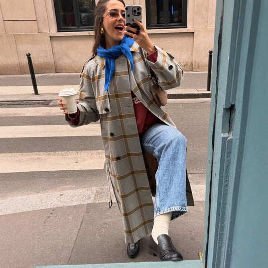 Damen langer kariierter Mantel im Trenchcoat-Stil mit doppelter Knopfleiste Nord Taschen