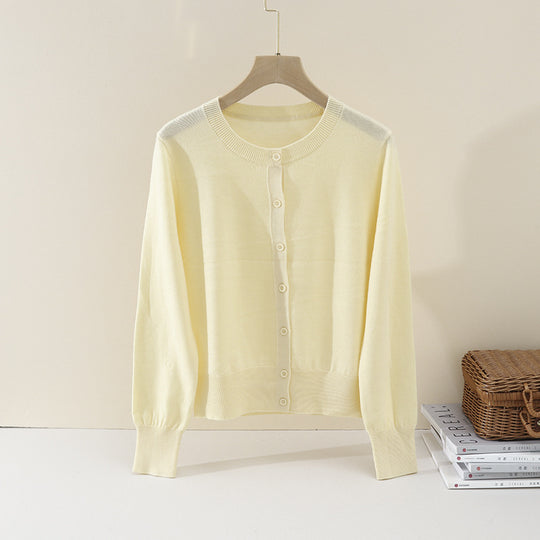Damen Feiner Knopf-Cardigan mit Rundhalsausschnitt, schmaler Passform und Rippenabschlüssen Nord Taschen