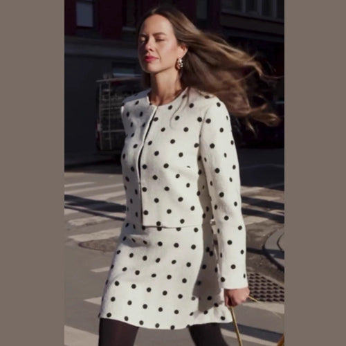 Damen Zweiteiliges Bouclé-Set mit kurz geschnittener Jacke und A‑Linien Minirock Nord Taschen