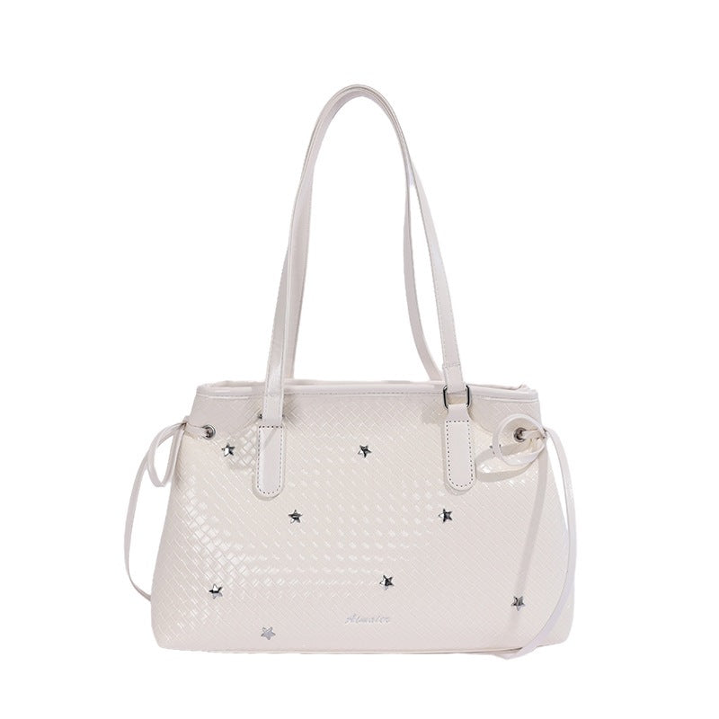 Damen Designer Handtasche mit verspieltem Anhänger und strukturiertem Obermaterial Nord Taschen