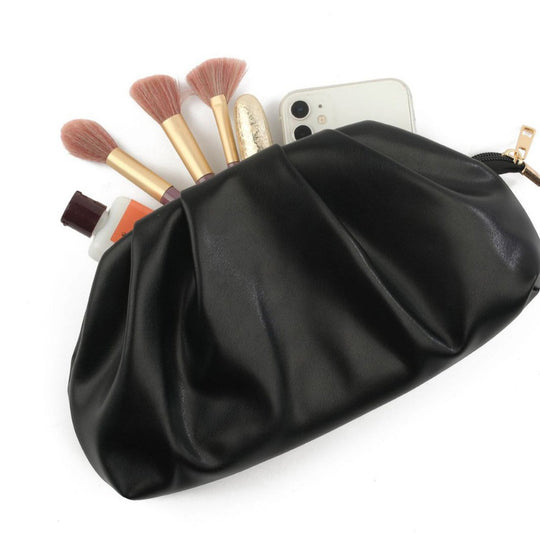 Damen Clutch mit luxuriösem metallic Finish und feinen Faltendesign Nord Taschen