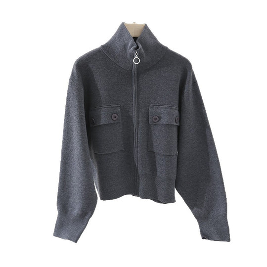 Damen Kurze strukturierte Strickjacke mit Stehkragen, Metallreißverschluss & Brusttaschen Nord Taschen