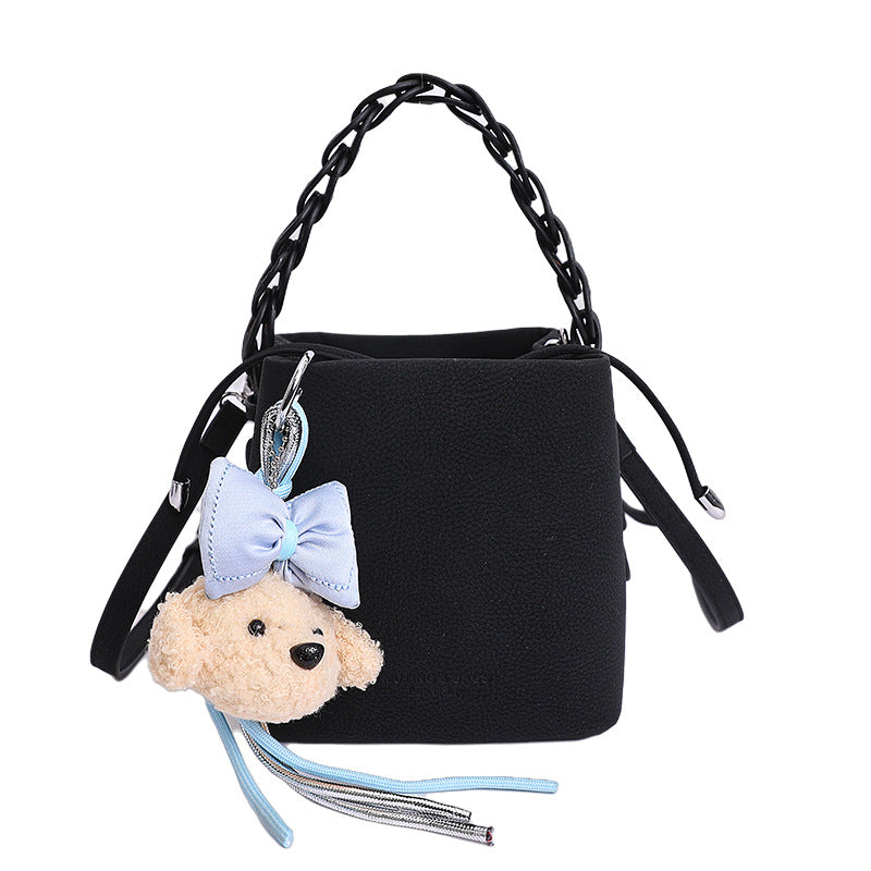 Damen modische Bucket-Handtasche mit niedlichem Anhänger Nord Taschen