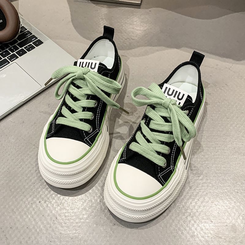 Damen Canvas Sneakers mit kontrastierenden Details und bequemen Schnürsenkeln