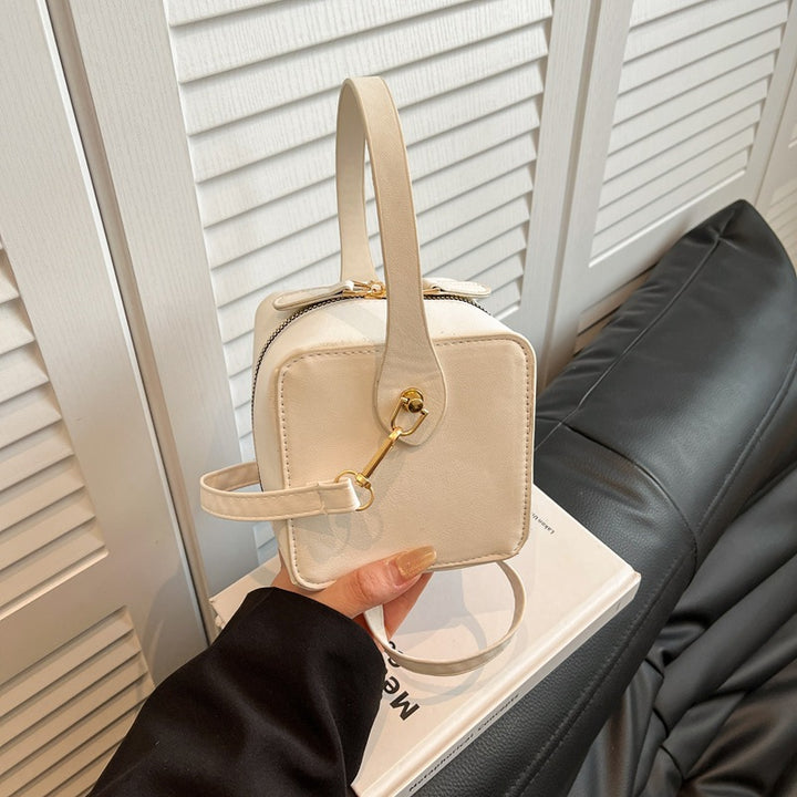 Damen Mini-Handtasche mit abnehmbarem Schulterriemen und elegantem Klappverschluss Nord Taschen