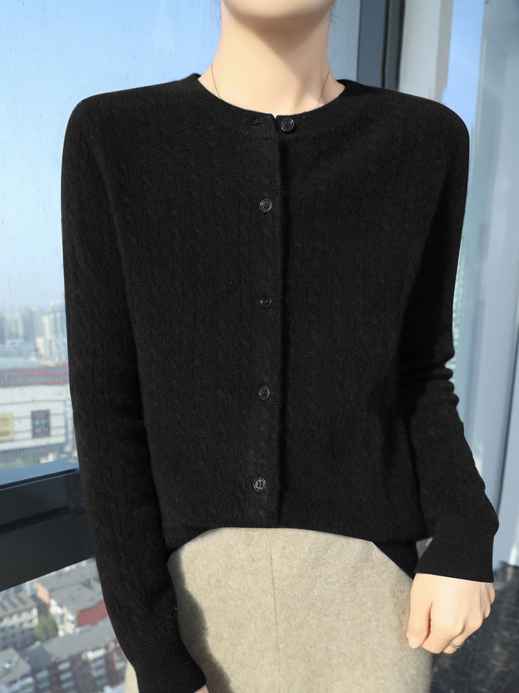 Damen Kurzgeschnitteter Feinstrick-Cardigan mit dezenter Struktur und Rundhalsausschnitt Nord Taschen