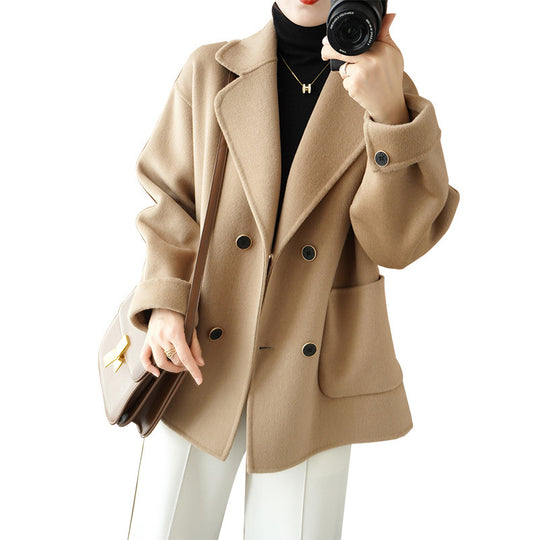 Damen Kurzer doppeltreihiger Wollmix-Mantel mit Reverskragen und kastiger Oversize‑Silhouette Nord Taschen