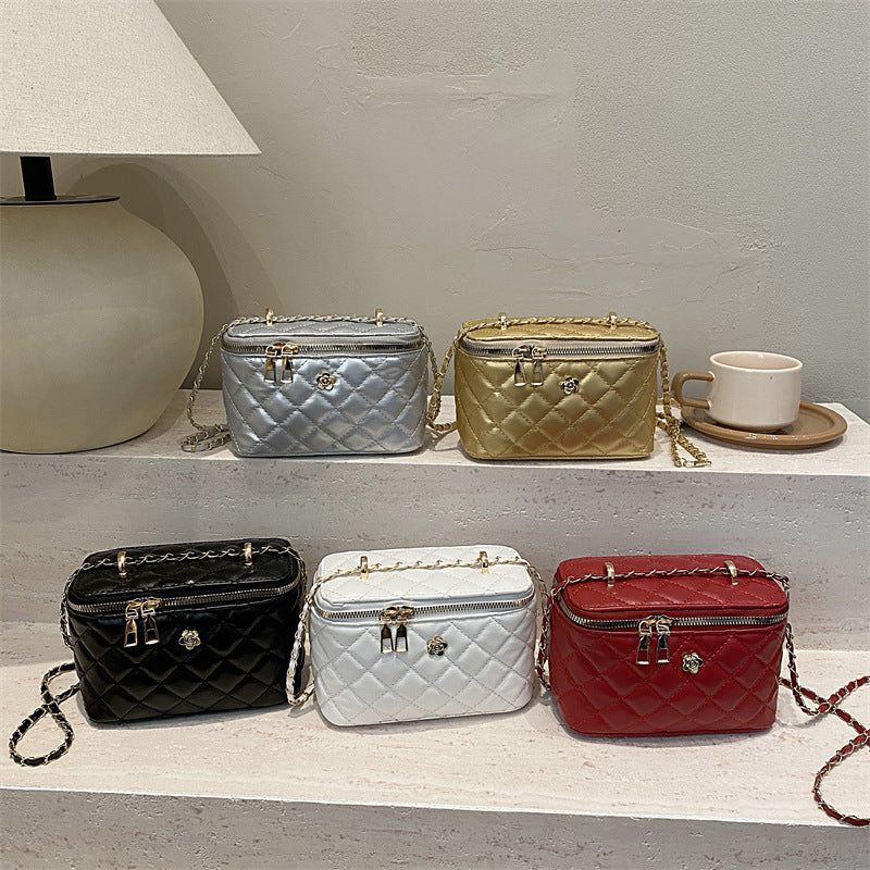 Damen elegante Umhängetasche mit gestepptem Design und goldenen Akzenten Nord Taschen