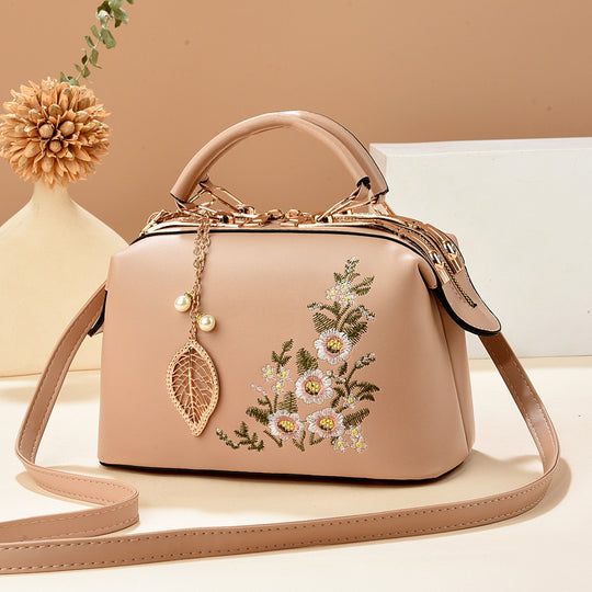 Damen Handtasche mit floralen Stickereien und abnehmbarem Tragegurt Nord Taschen