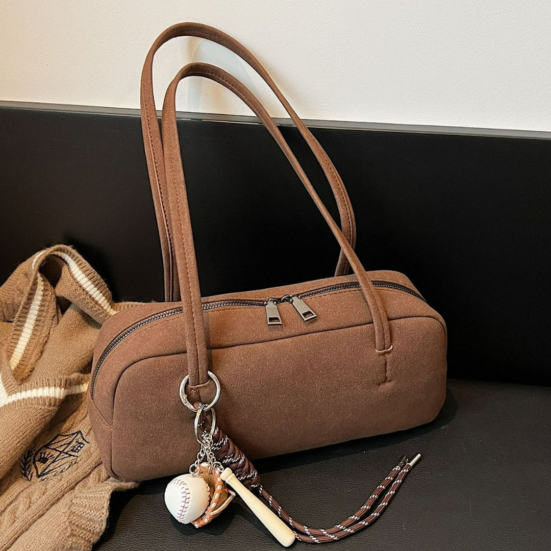 Damen modische Schultertasche mit verspieltem Anhänger Nord Taschen