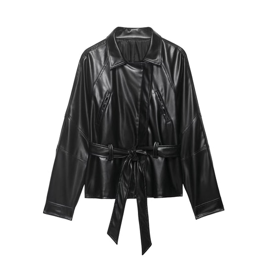 Damen Kurze Lederoptik-Trenchjacke mit Taillengürtel und überschnittenen Raglanärmeln Nord Taschen
