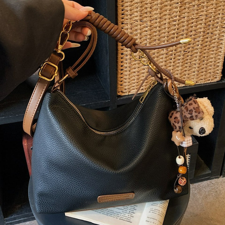 Damen modische Umhängetasche mit charmantem Tieranhänger Nord Taschen