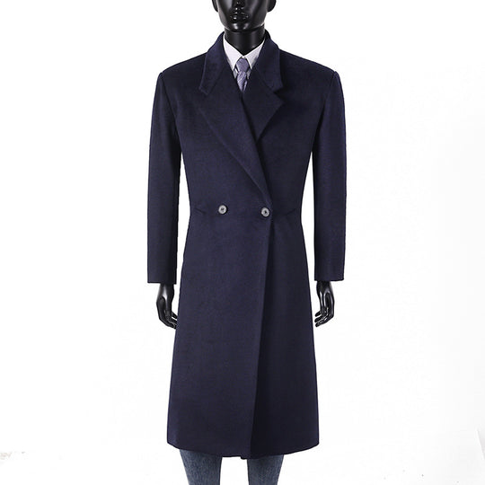 Herren Maxilanger Wollmantel im minimalistischen Schnitt mit schmalem Revers und seitlichen Eingrifftaschen Nord Taschen