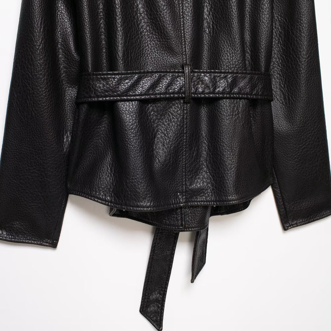 Damen Kurzjacke aus Lederoptik mit Schalkragen und Taillenbindegürtel Nord Taschen