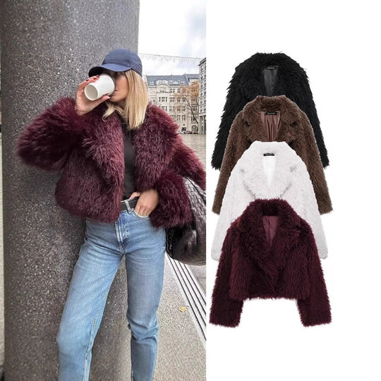 Damen Kurzjacke im Cropped‑Schnitt aus fluffigem Hochflor‑Faux‑Fur mit tiefem Schalkragen Nord Taschen