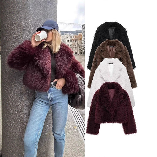 Damen Kurzjacke im Cropped‑Schnitt aus fluffigem Hochflor‑Faux‑Fur mit tiefem Schalkragen Nord Taschen