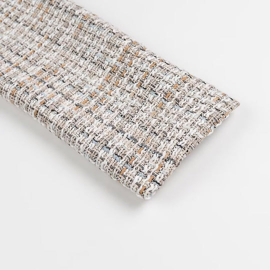 Damen Kurzjacke aus Bouclé‑Tweed mit rundem Ausschnitt und dekorativen Goldknöpfen Nord Taschen