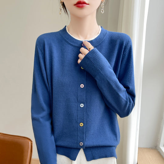 Damen Leichter Feinstrick-Cardigan mit Rundhalsausschnitt und bunten Knöpfen Nord Taschen