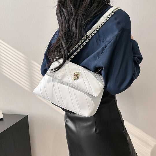 Damen Hobo-Tasche mit geflochtenem Kettenriemen und eleganter Verzierung Nord Taschen