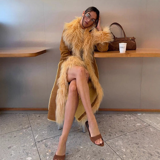 Damen Langer Shearling‑Imitatmantel mit voluminösem Schalkragen und Plüschmanschetten Nord Taschen