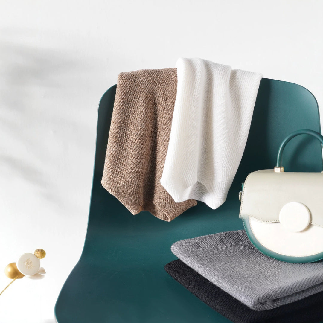 Damen Feinstrick-Top mit Stehkragen, halblangen Ärmeln und Fischgrätstruktur Nord Taschen
