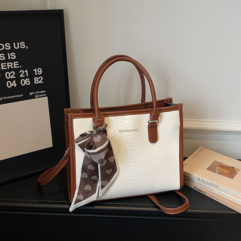 Damen stilvolle Handtasche mit dekorativem Schleifendetail Nord Taschen