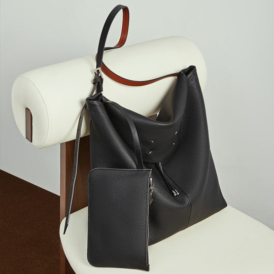 Damen Hobo-Tasche aus weichem, strukturiertem Leder mit abnehmbarem Kosmetiktäschchen Nord Taschen
